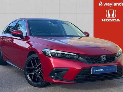 Begagnad Honda Civic Advance 143 HK (105 kW) 2024 Röd Halvkombi