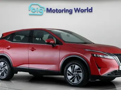Used Nissan Qashqai Acenta Premium 140 HP (102 kW) 2023 Red SUV