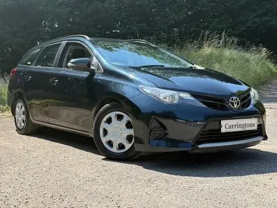Used Toyota Auris Touring Sports Active 88 HP (64 kW) 2015 Estate