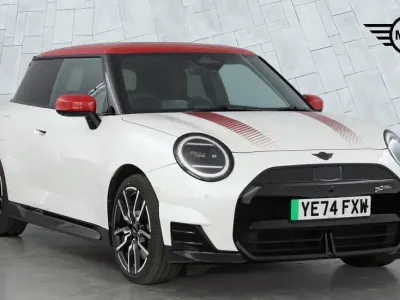 Used Mini Cooper Hatch 133 kW (181 HP) 2024 White Hatchback