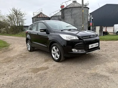 Käytetty Ford Kuga Zetec 2015 Musta Katumaasturi