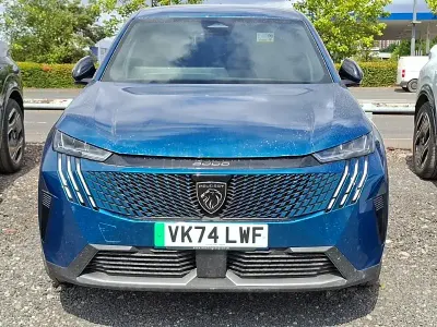 Used Peugeot e-3008 Allure 156 kW (213 HP) 2024 Blue SUV