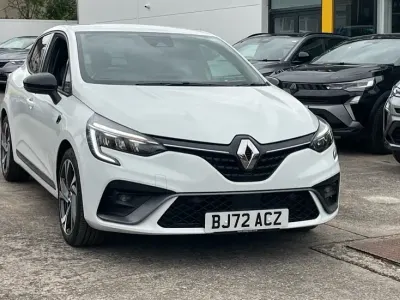 Używany Renault Clio V RS Line 140 KM (102 kW) 2022 Biały Hatchback
