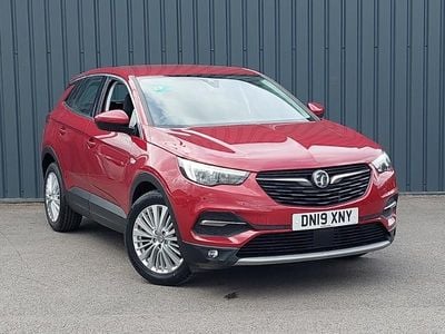 Used Vauxhall Grandland X 130 HP (95 kW) 2019 Red SUV