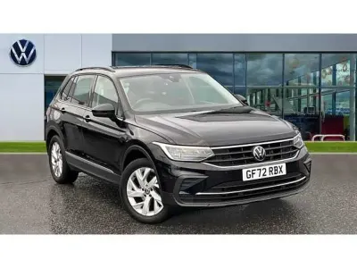 Begagnad VW Tiguan Life 150 HK (110 kW) 2022 Svart SUV