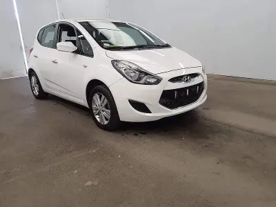 Used Hyundai ix20 Active 90 HP (66 kW) 2013 White Hatchback