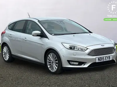 Usado Ford Focus Titanium X 125 HP (91 kW) 2015 Prateado Citadino