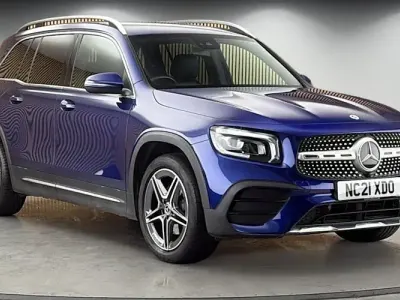 Begagnad Mercedes GLB200 AMG line 163 HK (119 kW) 2021 Blå SUV