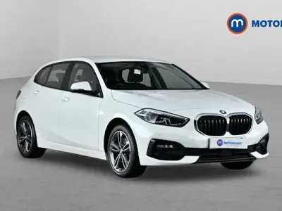 Usado BMW 118 Sport Line 136 HP (100 kW) 2021 Branco Citadino