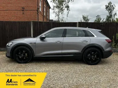 Usado Audi e-tron Business 230 kW (313 HP) 2021 Cinzento SUV