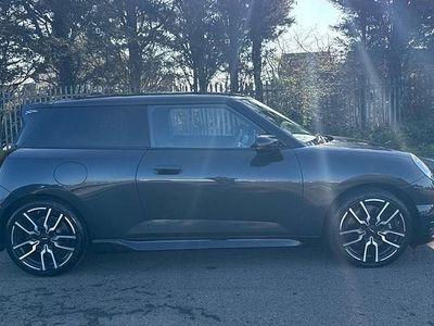 Used Mini Cooper SE Hatch 11 kW (15 HP) 2024 Hatchback