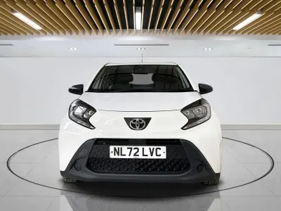 Used Toyota Aygo X PURE 72 HP (52 kW) 2022 White SUV