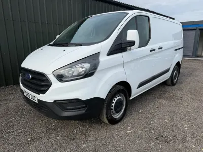 Used Ford Transit Custom 105 HP (77 kW) 2019 White Van