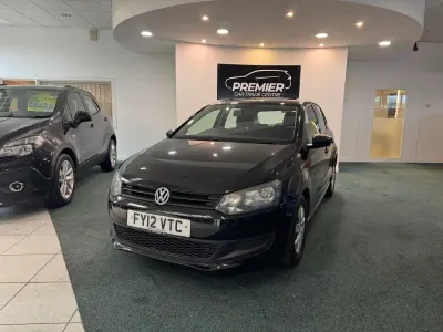 Begagnad VW Polo S 2012 Svart Halvkombi