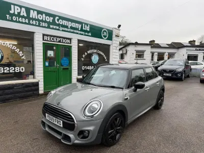 Usado Mini Cooper Hatch 2019 Cinzento Citadino