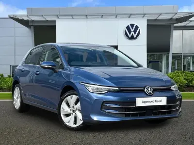 Second-hand VW Golf VIII Style 150 CP (110 kW) 2025 Albastru Hatchback