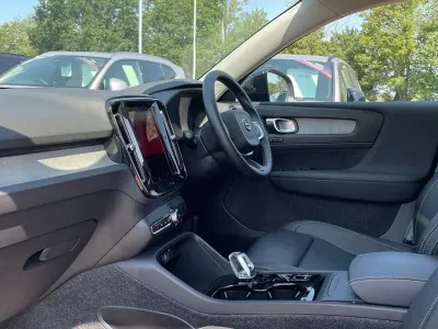 Used Volvo XC40 Ultra 194 HP (142 kW) 2025 Silver SUV