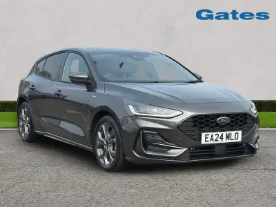 Usado Ford Focus ST-Line 125 HP (91 kW) 2024 Cinzento Citadino