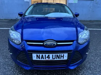 Używany Ford Focus Zetec 125 KM (91 kW) 2014 Niebieski Hatchback