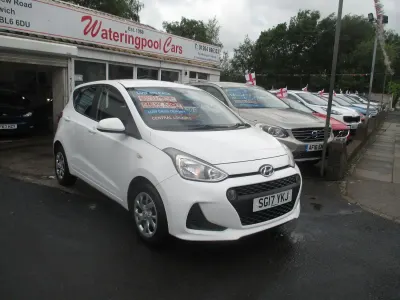 Used Hyundai i10 SE 67 HP (49 kW) 2017 White Hatchback