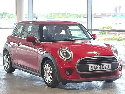 Used Mini ONE Classic 102 HP (75 kW) 2019 Red Hatchback