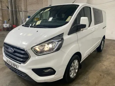 Used Ford Transit Custom Limited 130 HP (95 kW) 2022 White Van