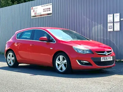 Gebraucht Vauxhall Astra SRi 165 PS (121 kW) 2015 Rot Kleinwagen