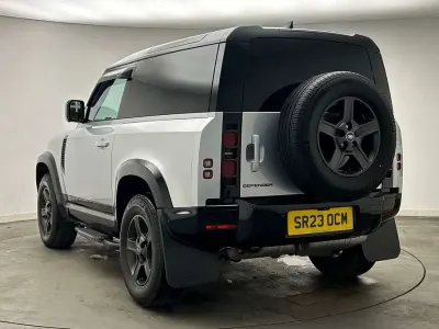 Usado Land Rover Defender 246 CV (180 kW) 2023 Plateado SUV