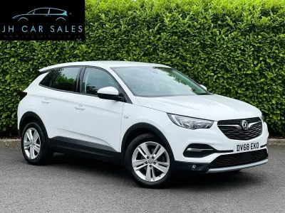 Używany Vauxhall Grandland X S 130 KM (95 kW) 2018 Biały SUV