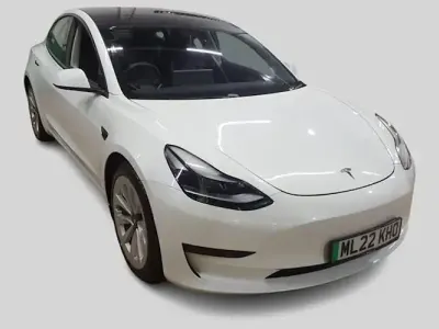 Używany Tesla Model 3 Standard Range 180 kW (245 KM) 2021 Sedan/Limuzyna