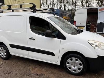 White Used 2014 Peugeot Partner S MPV | £2,495 (Good price)