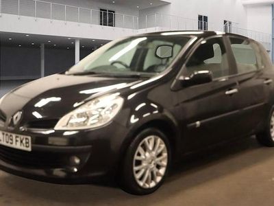 Black Used 2009 Renault Clio II Dynamique Hatchback | £2,495 (Fair price)