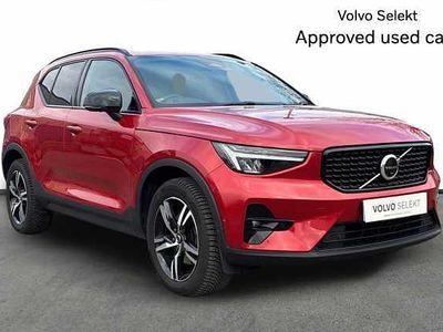 Begagnad Volvo XC40 Plus 161 HK (118 kW) 2023 Röd SUV