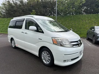 Usado Toyota Alphard 2023 Blanco Monovolumen