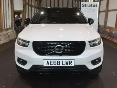 Used Volvo XC40 R-Design Pro 150 HP (110 kW) 2019 White SUV