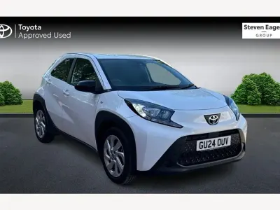 Used Toyota Aygo X PURE 72 HP (52 kW) 2024 White SUV