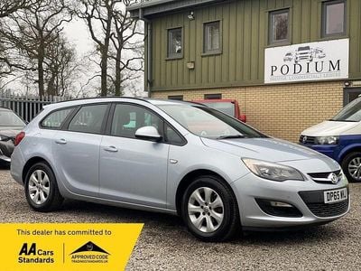 Used Vauxhall Astra Design Edition 2015 Silver Estate
