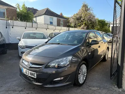 Used Vauxhall Astra 100 HP (73 kW) 2013 Grey Hatchback