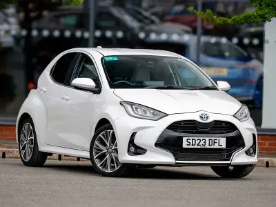 Used Toyota Yaris 116 HP (85 kW) 2023 White Hatchback