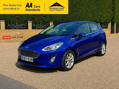 Usado Ford Fiesta Zetec 70 HP (51 kW) 2017 Azul Citadino