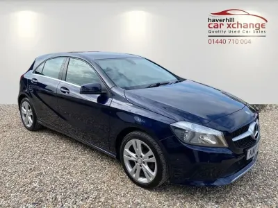 Begagnad Mercedes A180 Executive 2017 Blå Halvkombi
