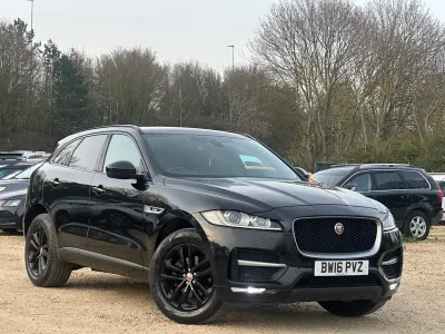Używany Jaguar F-Pace R-Sport 180 KM (132 kW) 2016 Czarny SUV