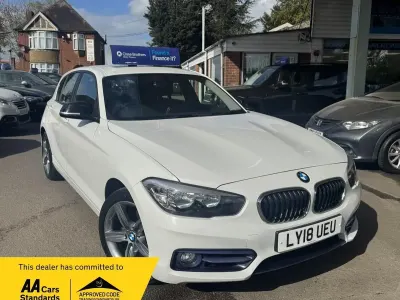 Używany BMW 118 Sport Line 2018 Biały Hatchback