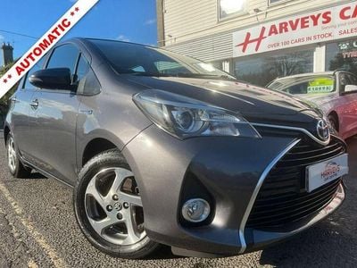 Used Toyota Yaris 101 HP (74 kW) 2015 Grey Hatchback