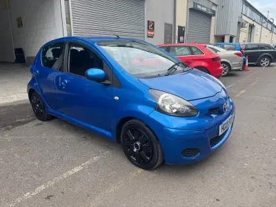 Usado Toyota Aygo 2010 Azul Citadino