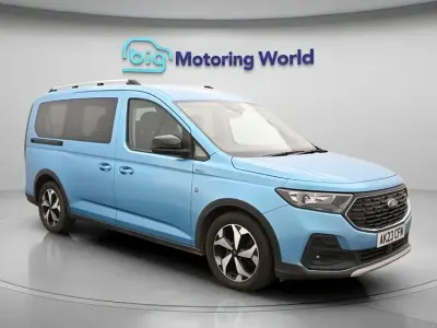 Used Ford Grand Tourneo Connect Active 122 HP (89 kW) 2023 Blue MPV