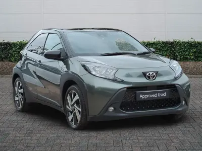 Used Toyota Aygo X 72 HP (52 kW) 2023 Green SUV