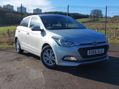 Used Hyundai i20 SE 84 HP (61 kW) 2016 Silver Hatchback