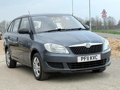 Used Skoda Fabia 69 HP (50 kW) 2011 Grey Estate