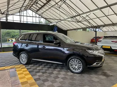 Usado Mitsubishi Outlander P-HEV 2018 Preto SUV